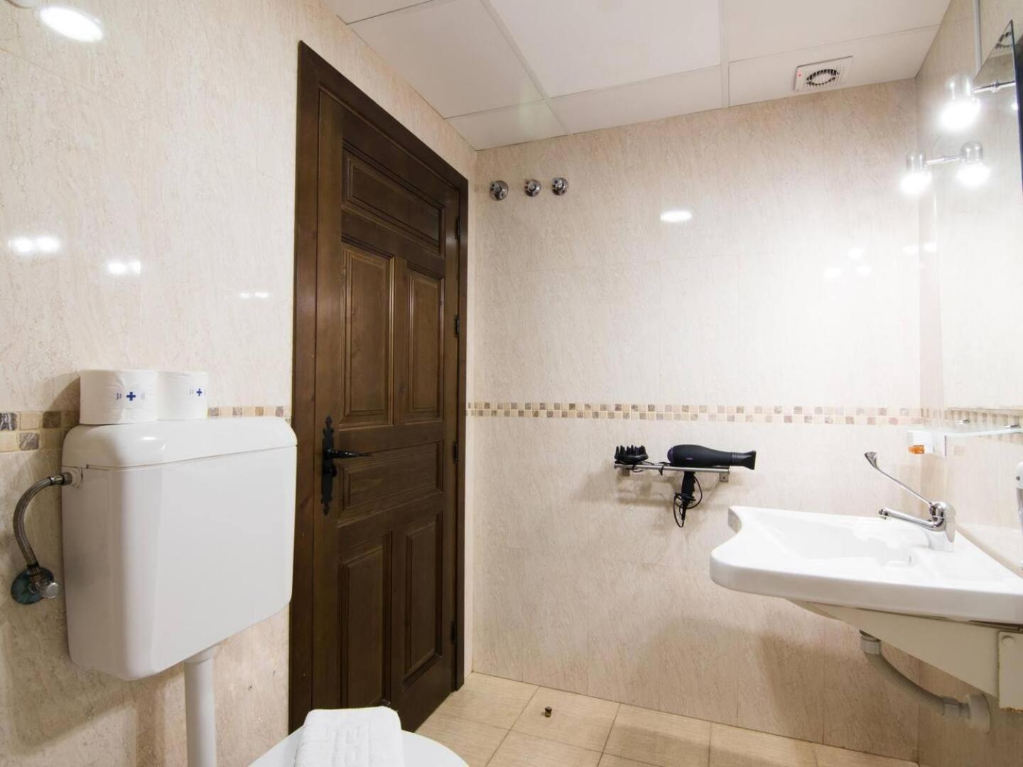 Tuguest Gracia Apartments غرناطة المظهر الخارجي الصورة